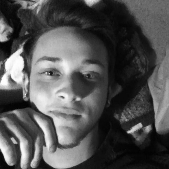 Meet your Posher, Travis - Picture 1 of 1